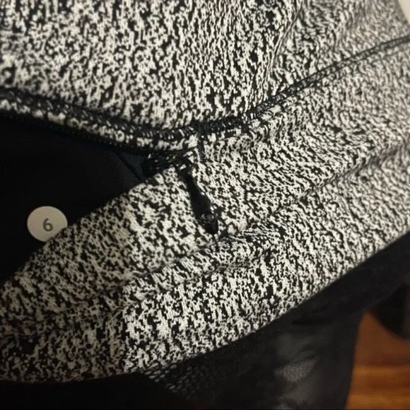 Lululemon Rush Hour 1/2 Zip size 6 ❤️ - Picture 8 of 10